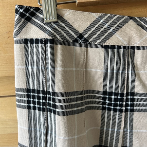 H&M Divided Pleated Plaid Mini Skirt - Picture 2 of 9